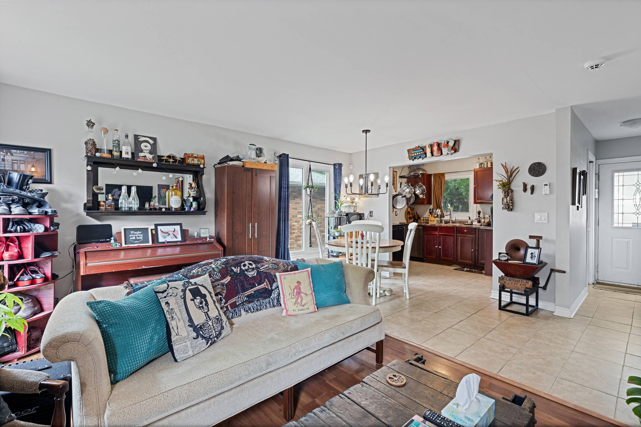 8522 Foxhill