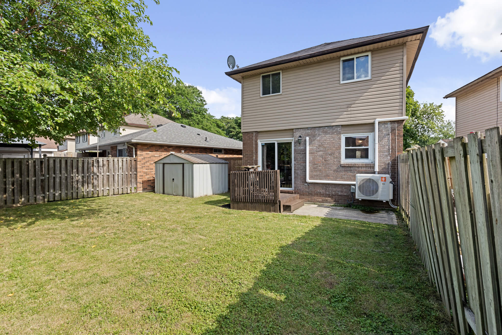 8522 Foxhill