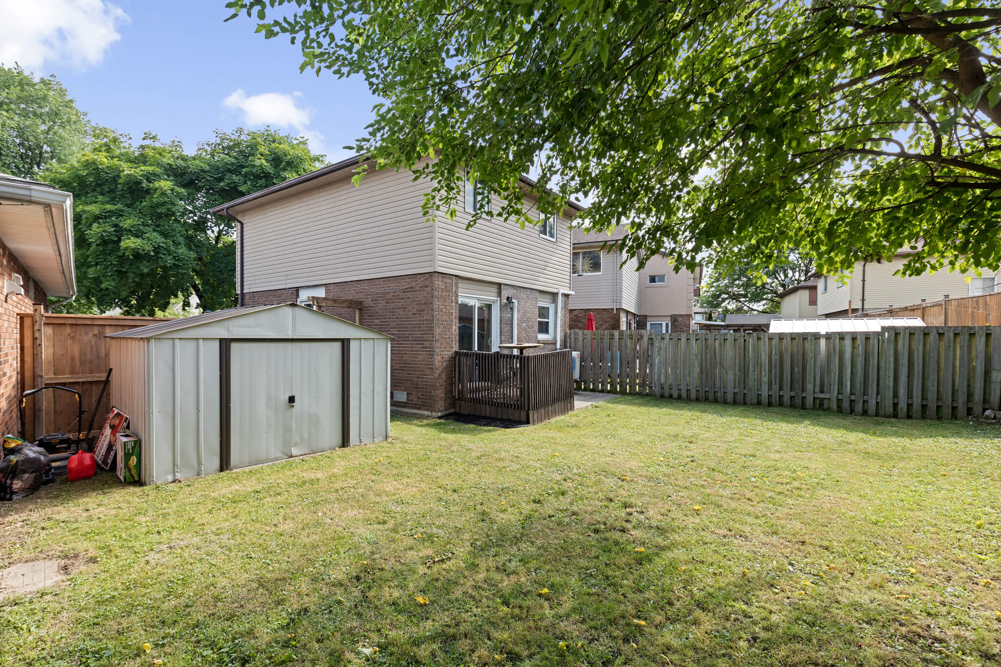 8522 Foxhill
