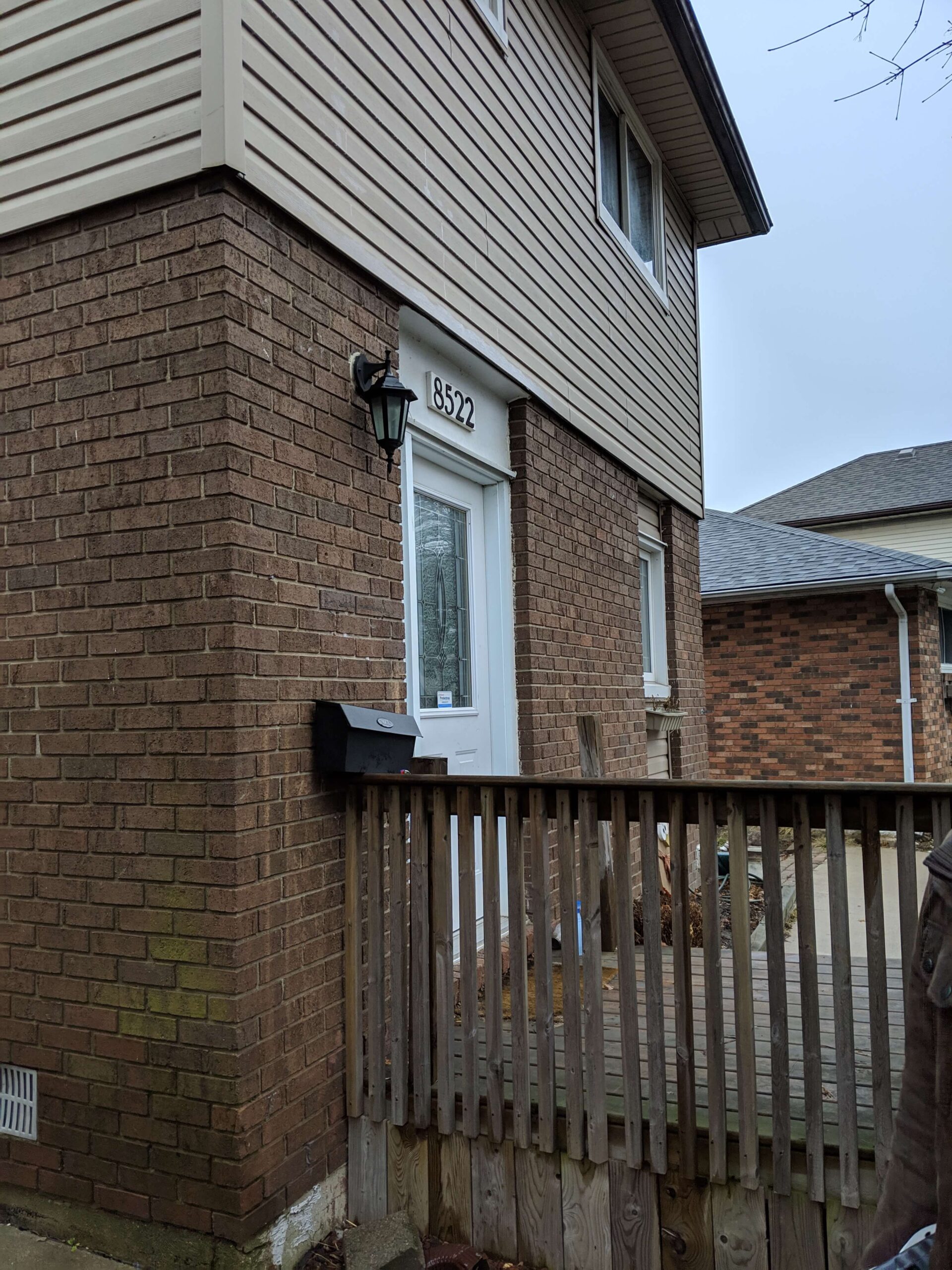 8522 Foxhill